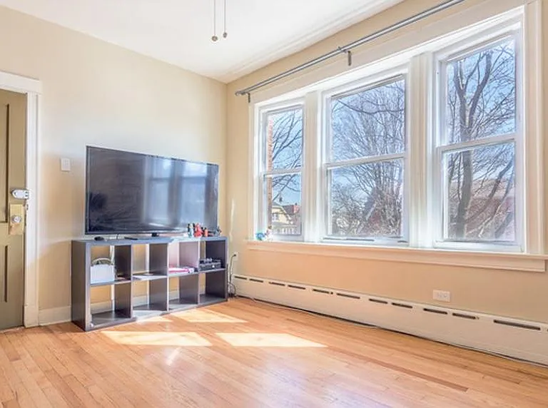 5301 W Newport Ave #2R — Photo 3