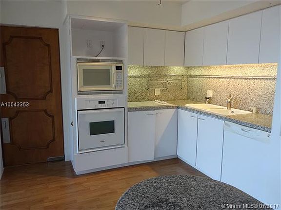 3rd image of 2843 S Bayshore Dr APT 6F