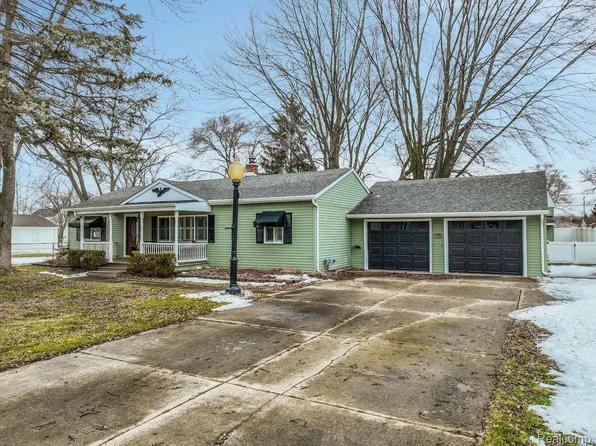 7464 S Shaker Dr, Waterford, MI 48327