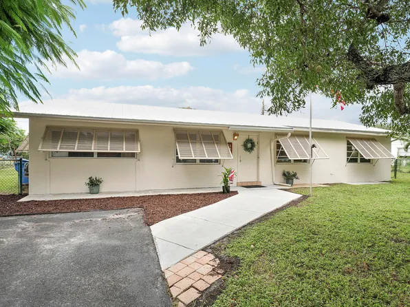 1082 Pineway Drive, Haverhill, FL 33417