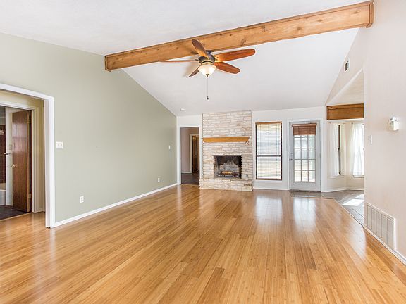 3rd image of 1103 Stratford Ct