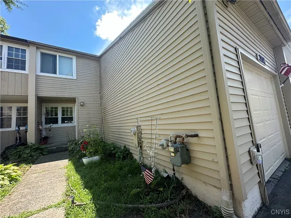 3730 Hialeah Ct #E, Baldwinsville, NY 13027