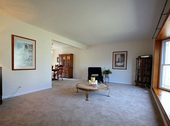 3rd image of 1115 Tracy Ln