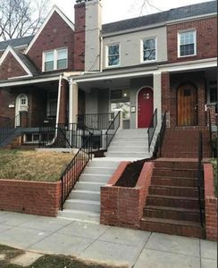 210 Emerson St NW, Washington, DC, 20011