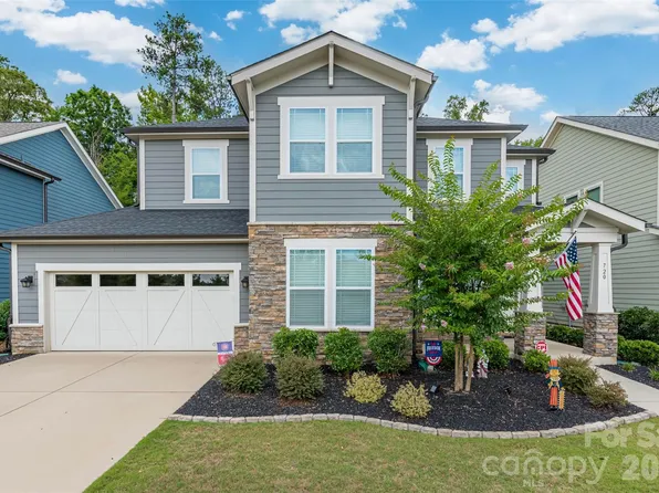 720 Yellow Jessamine Dr, Clover, SC 29710