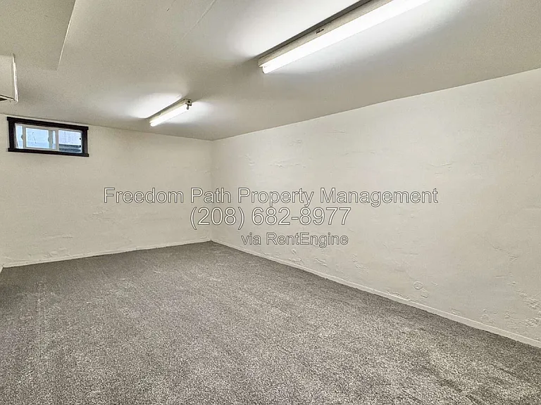 912 N C St — Photo 14