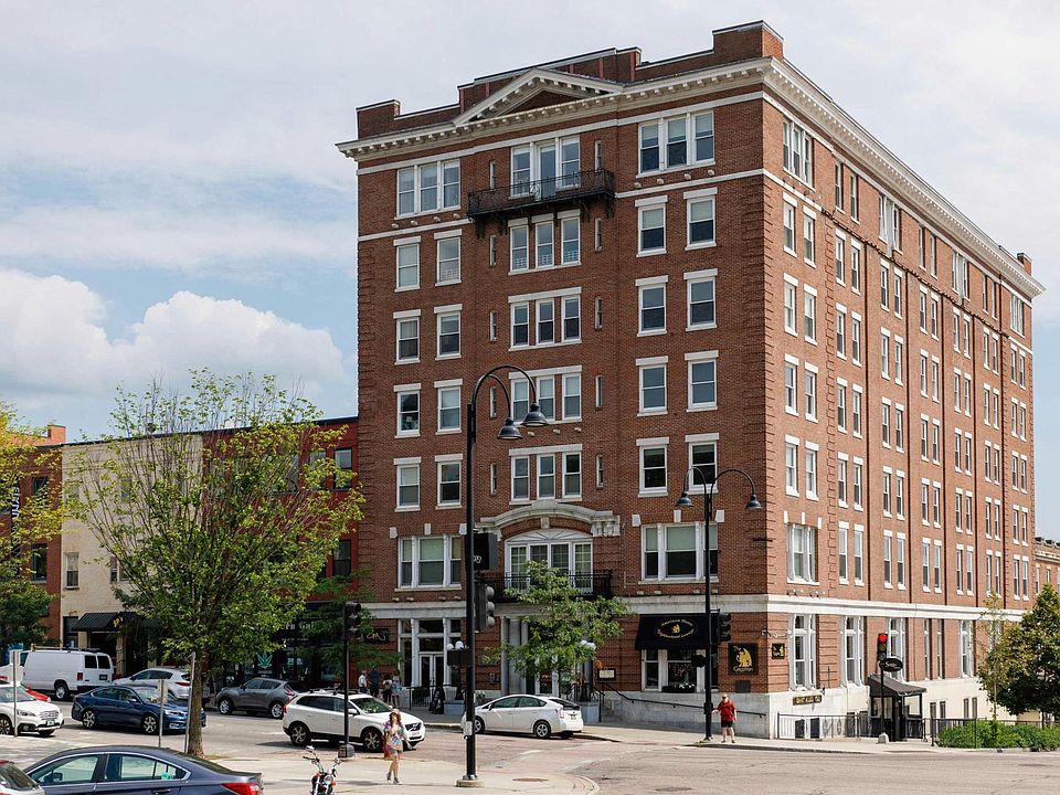 1st image of 131 Main St APT 306