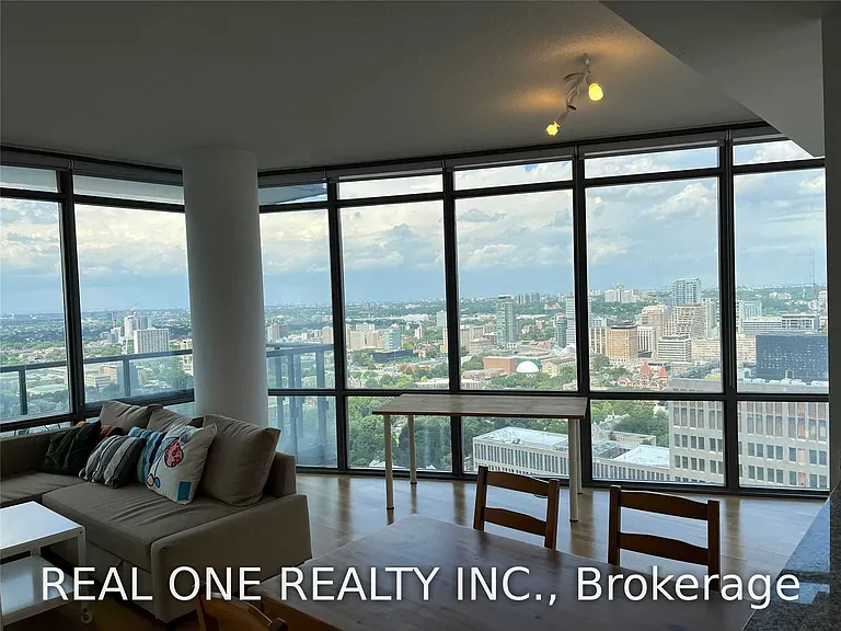 832 Bay St #3903 — Photo 4