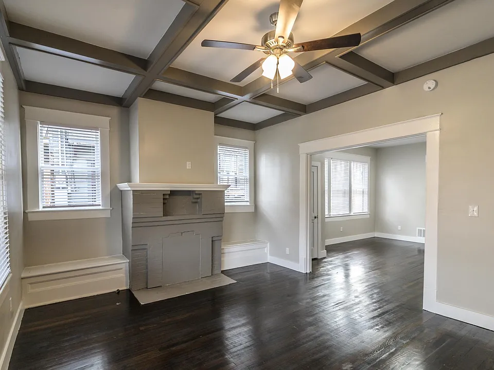 4602 E Side Ave #1