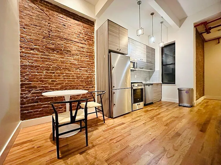 195 Menahan St #639 — Photo 4