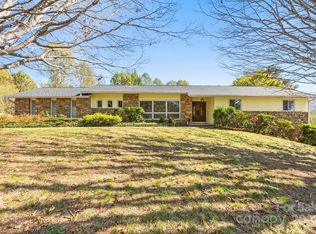 45 Crabapple Ln, Asheville, NC 28804