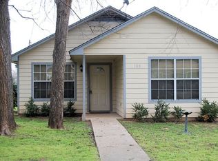 108 Whitehead St, Smithville, TX 78957