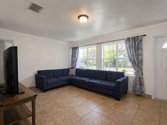 4th image of 500 NE 59th Street