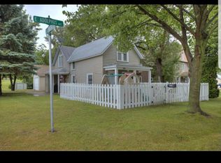 526 E Adolphus Ave, Fergus Falls, MN 56537
