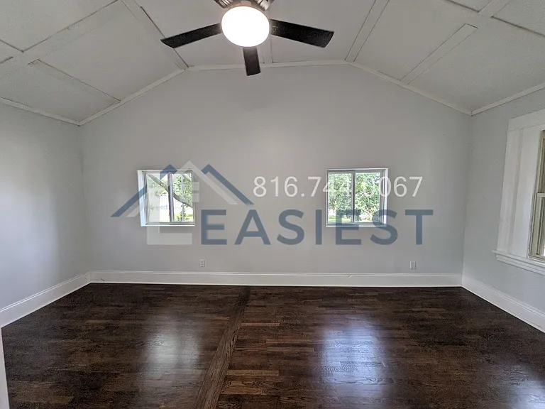 5637 Forest Ave — Photo 14