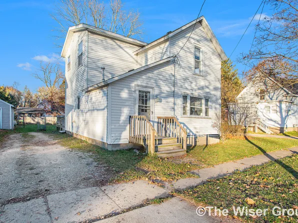 527 E Clinton St, Hastings, MI 49058