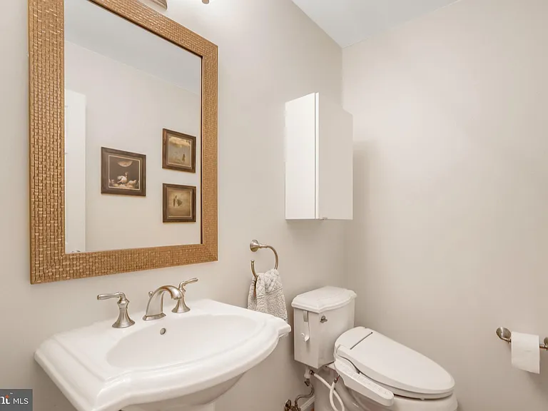 8011 Jackson Rd — Photo 21
