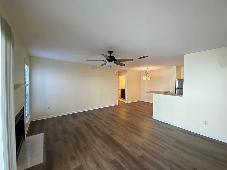 635 Granville Ct — Photo 14