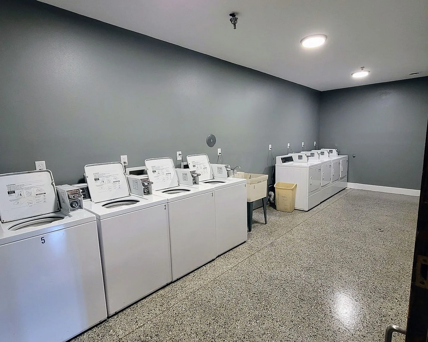 Come Home to Peterson Square Apartments — Photo 3