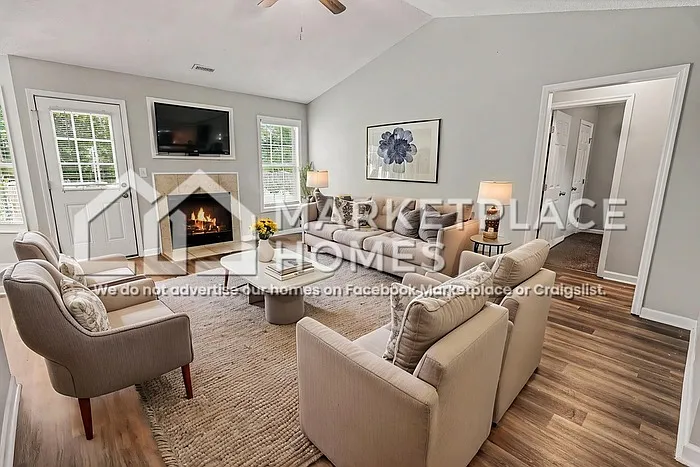 225 Falcon Ridge Dr — Photo 3