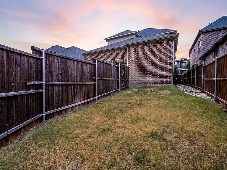 4248 Del Rey Ave — Photo 37
