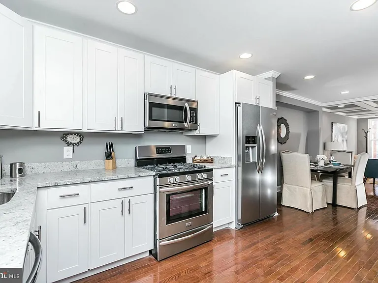 1505 Clarkson St — Photo 7