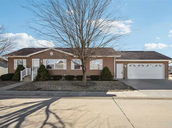 276 Paddock Cir, Iowa City, IA 52240