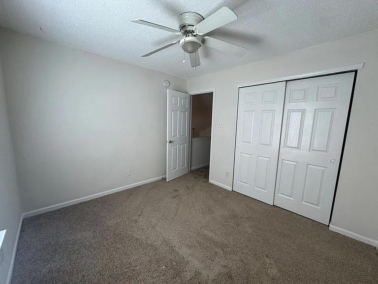 1209 Porchester Ln — Photo 21