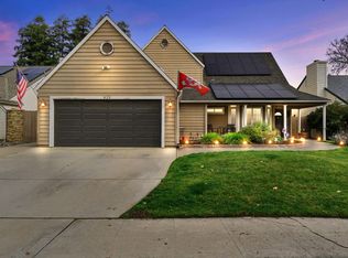 829 N Chapel Hill Ave, Clovis, CA 93611