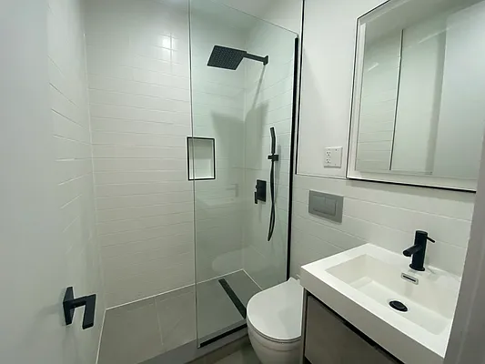 Rented by Suzuki Capital LLC | media 19