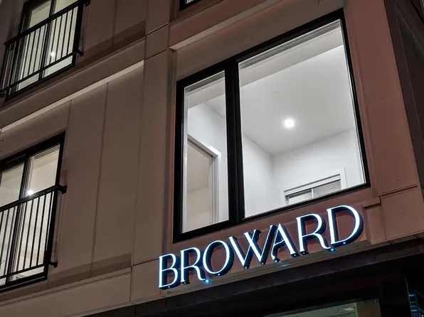 310 S 15th Ave SW #209, Calgary, AB T2R 0P8