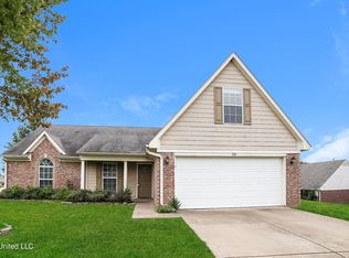1789 Cresent Ln, Southaven, MS 38671