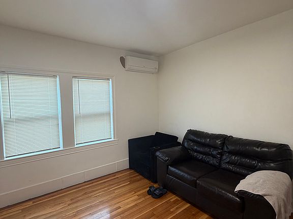 3rd image of 46 Woodlawn St #1