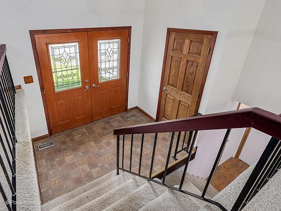 2nd image of 5870 Easton Ct