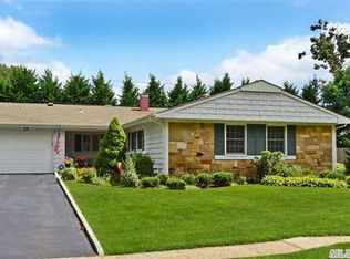 27 Twisting Dr, Lake Grove, NY 11755