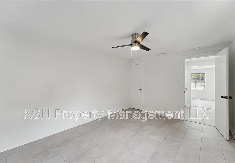 1921 Fitzgerald St — Photo 20