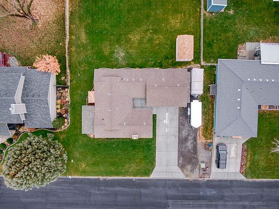 3rd image of 807 W 49th Ave