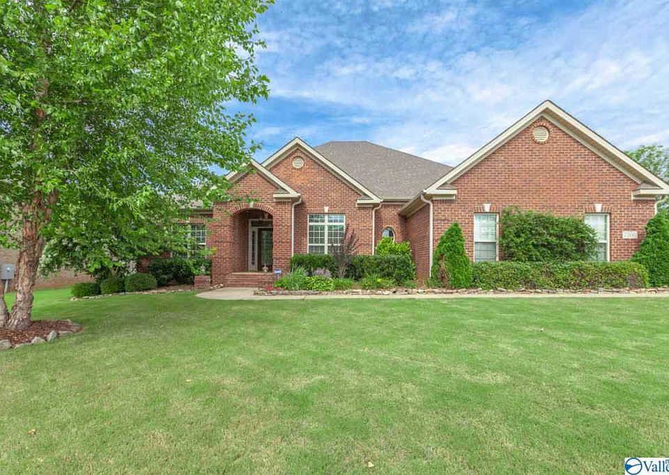 1st image of 7500 Wood Trail Dr