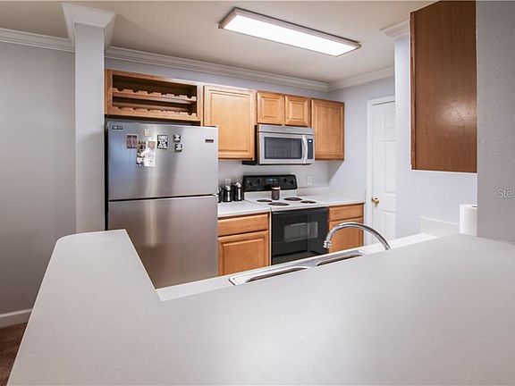 5th image of 18185 Sterling Gate Cir #18185