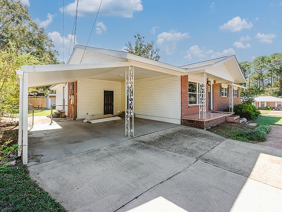3rd image of 307 Camellia Dr