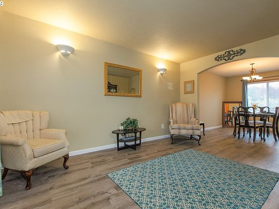 5th image of 10906 NE 103rd St