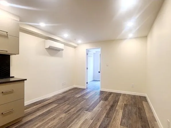 102 Mott Street 2D image 2 of 3