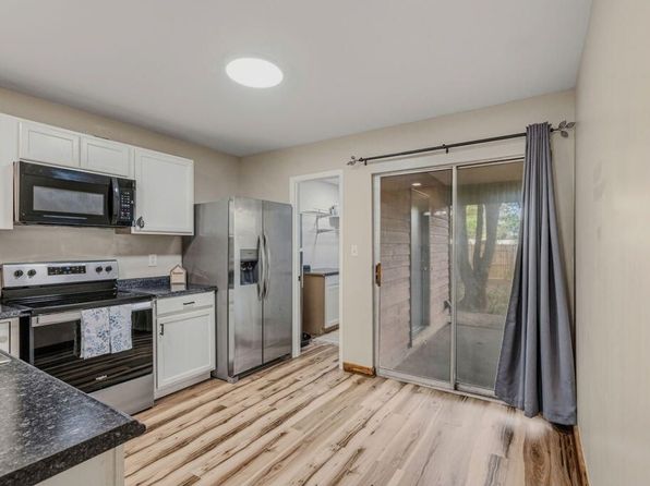 13 Cape Dr NW