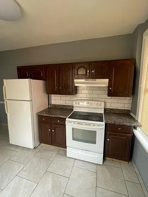 3 bed, 1700 sqft, $1,650 — Photo 3
