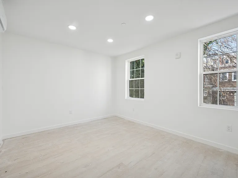 3819 Olive St — Photo 4