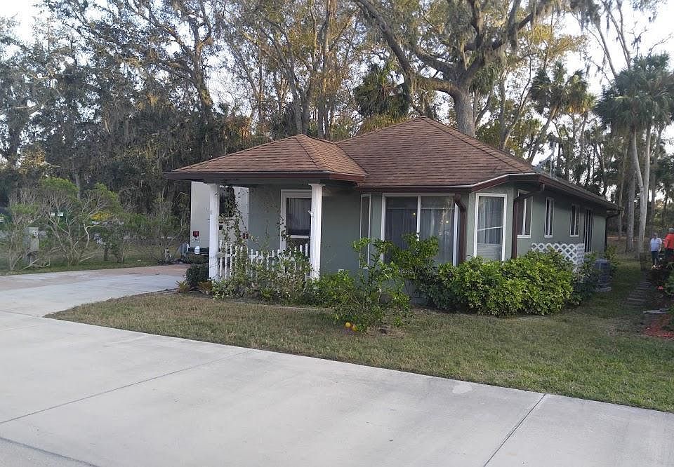 1st image of 2713 Bates Pl