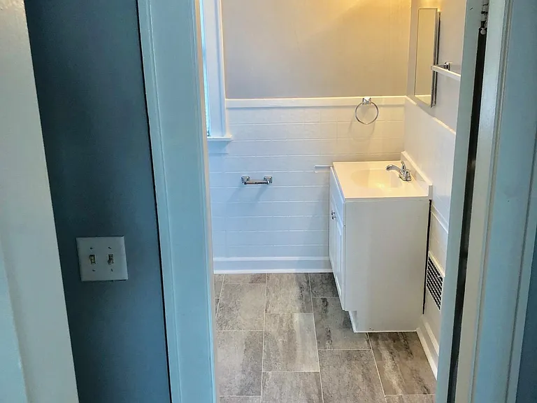 196 Dana Ave — Photo 12