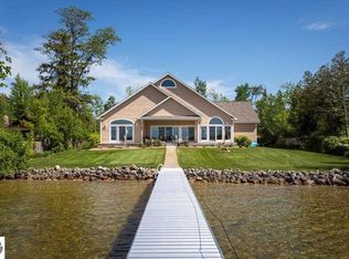6901 E Birch Point Rd, Traverse City, MI 49684