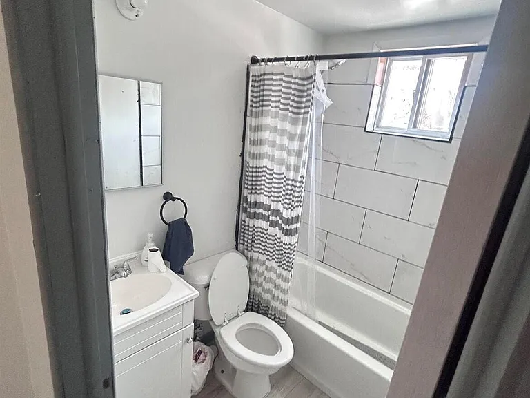 15885 Beaverland St — Photo 15