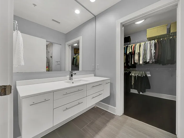 333 W Trade St #908 — Photo 20